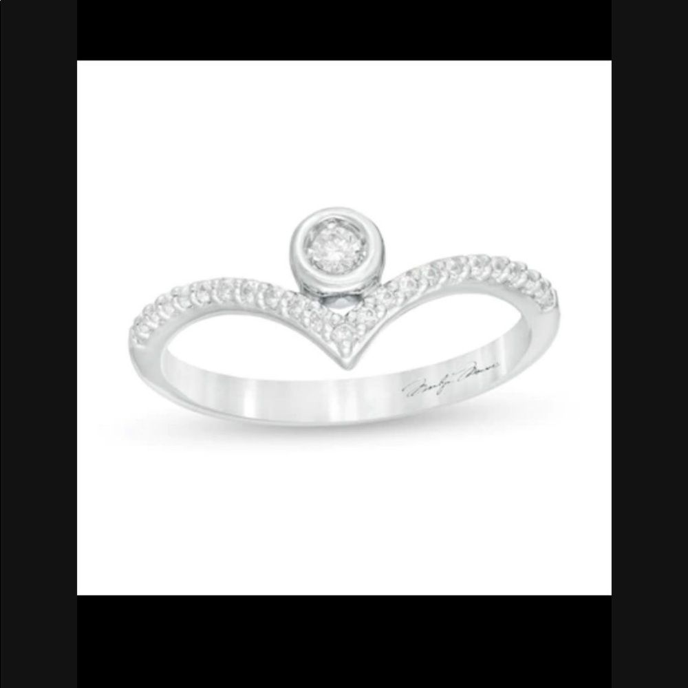Marilyn Monroe ring size 7